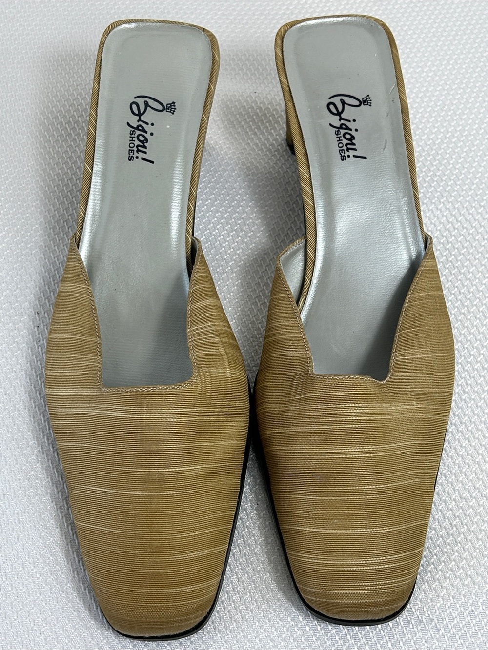 Bijou Women’s Size 8.5 Shoes Slide Sandals Tan Gold Colors Small Heel Sandals